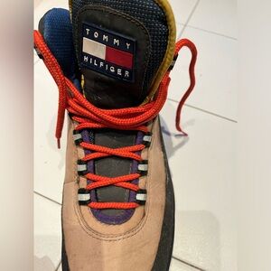 Vintage 90s Tommy Hilfiger men’s hiking boots